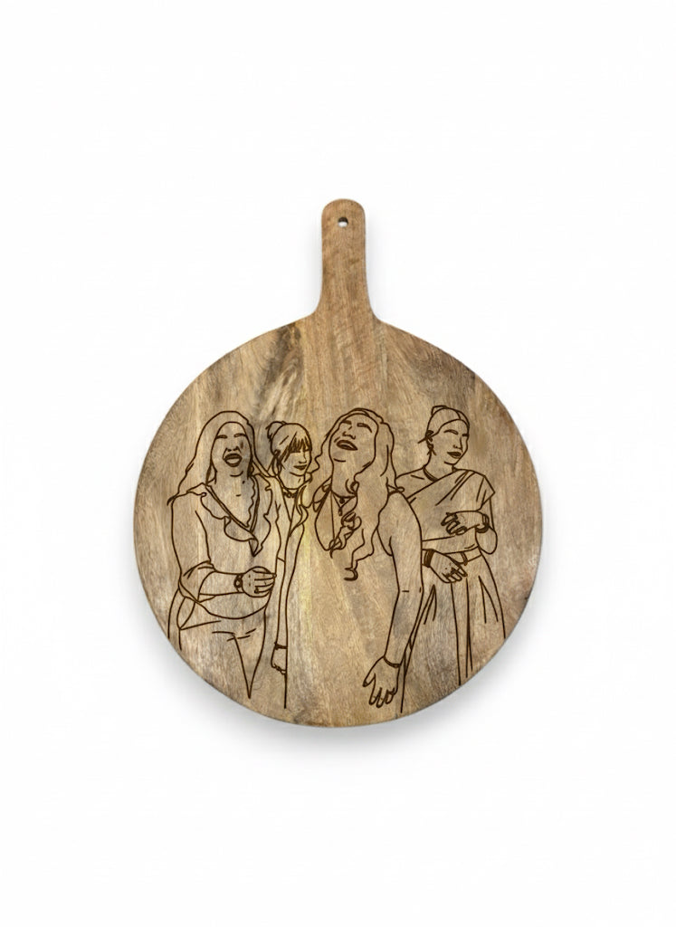 Mangohouten borrelplank groot – gegraveerd - gepersonaliseerd cadeau met lijntekening personen