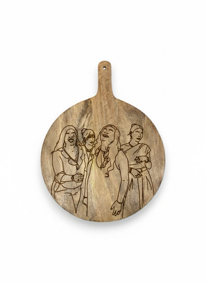 Mangohouten borrelplank groot – gegraveerd - gepersonaliseerd cadeau met lijntekening personen