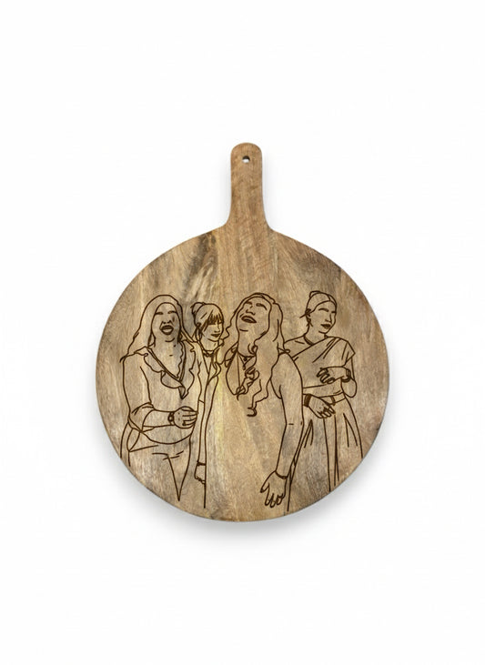 Mangohouten borrelplank groot – gegraveerd - gepersonaliseerd cadeau met lijntekening personen
