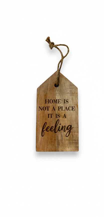 Mangohouten huisje puntgevel – gegraveerd - uniek gepersonaliseerd cadeau en houten decoratie